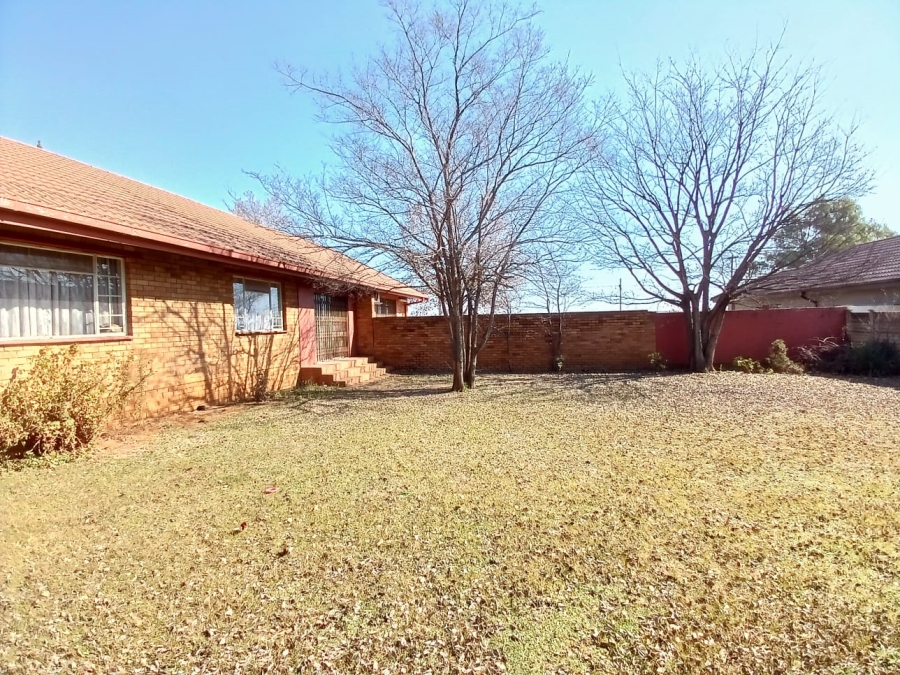 To Let 3 Bedroom Property for Rent in Vaalpark Free State